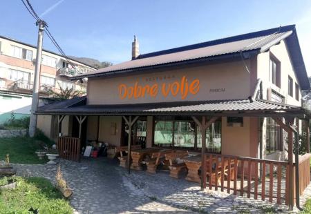 https://storage.bljesak.info/article/288707/450x310/Restoran dobre volje - Travnik.jpg